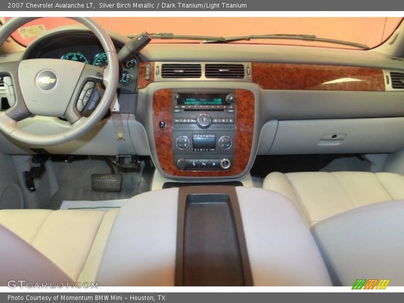 Silver Birch Metallic / Dark Titanium/Light Titanium 2007 Chevrolet Avalanche LT