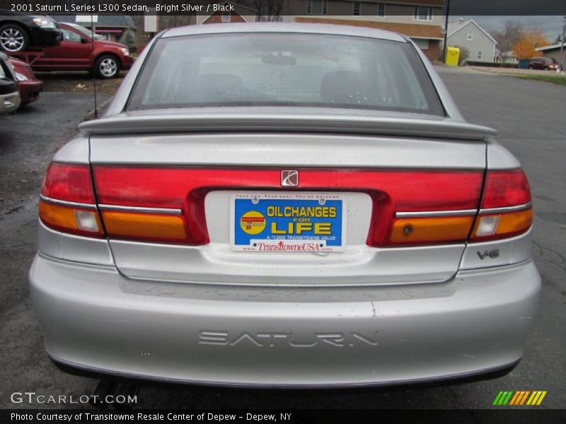 Bright Silver / Black 2001 Saturn L Series L300 Sedan