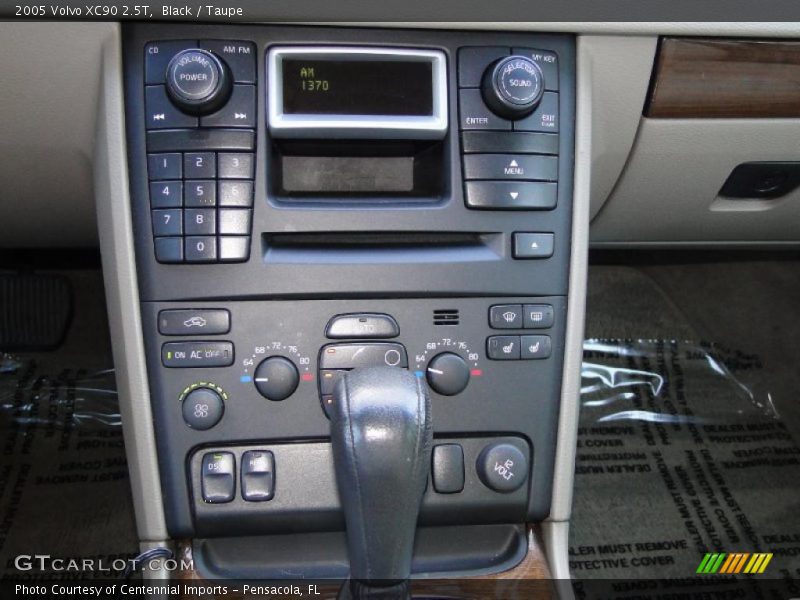 Black / Taupe 2005 Volvo XC90 2.5T