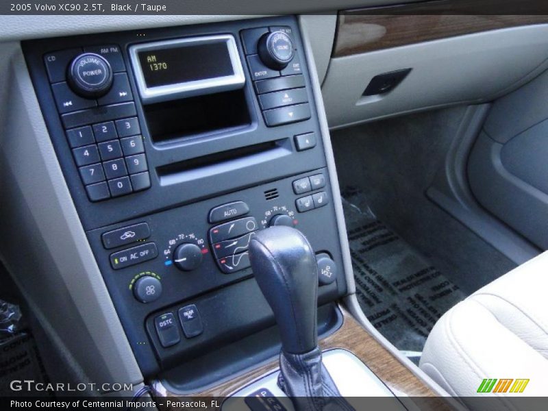 Black / Taupe 2005 Volvo XC90 2.5T