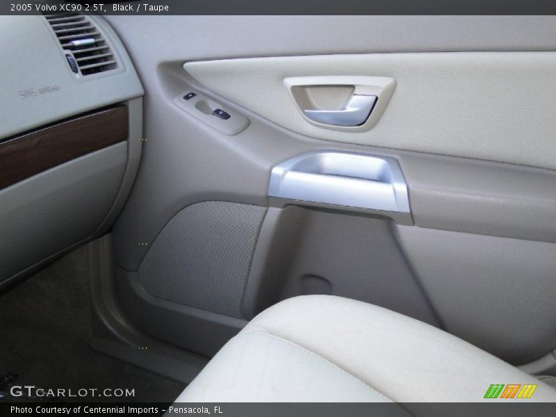 Black / Taupe 2005 Volvo XC90 2.5T