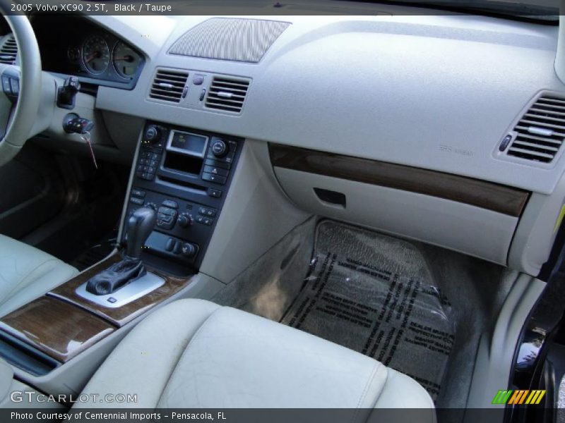 Black / Taupe 2005 Volvo XC90 2.5T