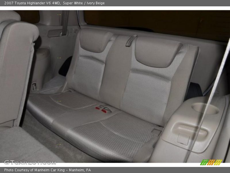 Super White / Ivory Beige 2007 Toyota Highlander V6 4WD