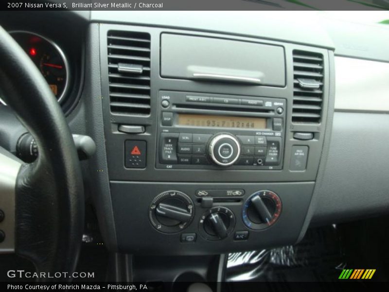 Brilliant Silver Metallic / Charcoal 2007 Nissan Versa S