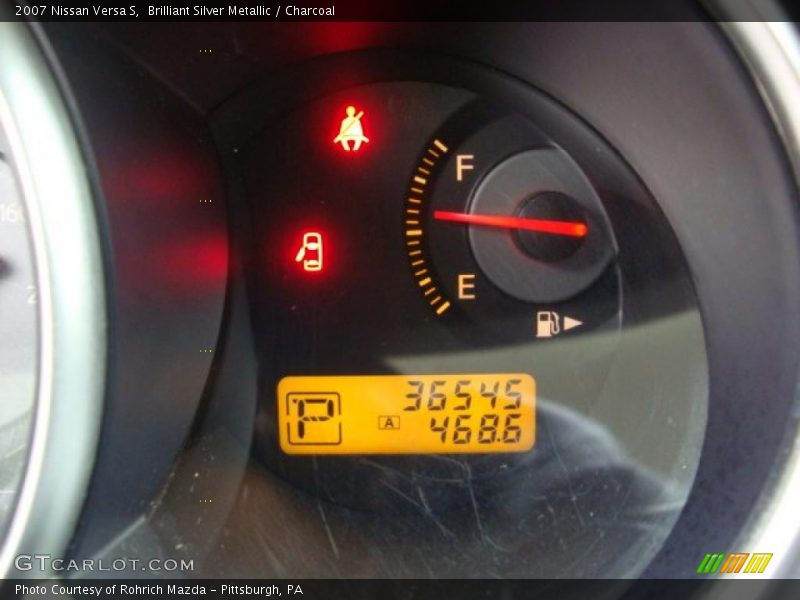 Brilliant Silver Metallic / Charcoal 2007 Nissan Versa S