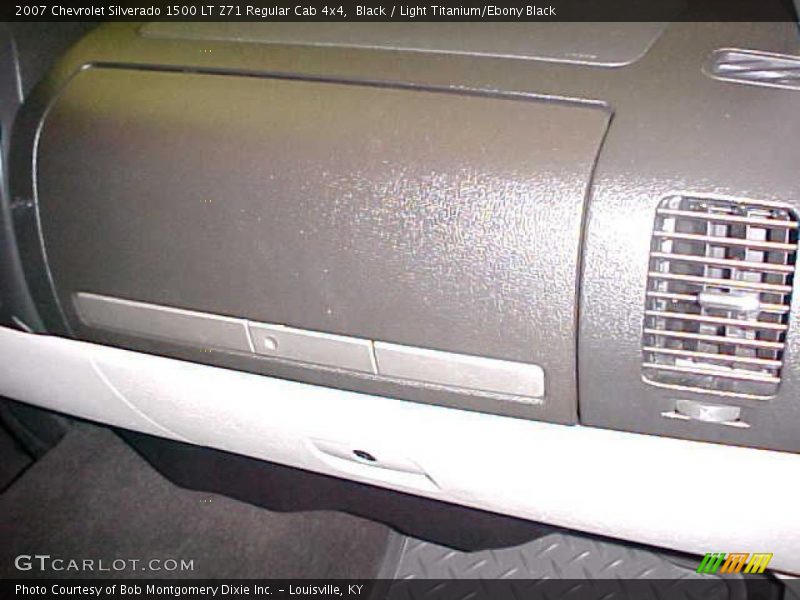 Black / Light Titanium/Ebony Black 2007 Chevrolet Silverado 1500 LT Z71 Regular Cab 4x4