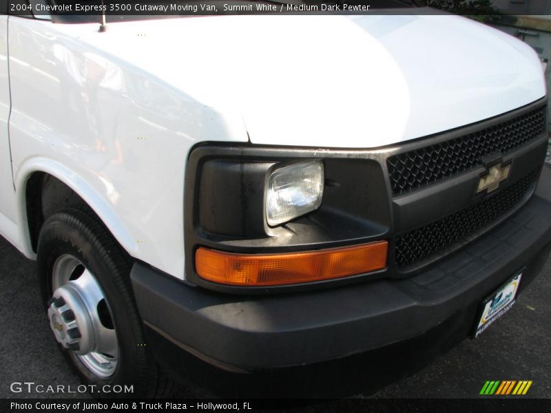 Summit White / Medium Dark Pewter 2004 Chevrolet Express 3500 Cutaway Moving Van
