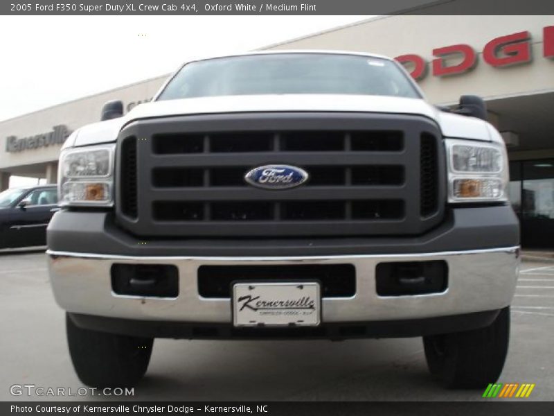 Oxford White / Medium Flint 2005 Ford F350 Super Duty XL Crew Cab 4x4