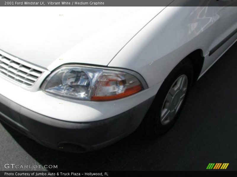 Vibrant White / Medium Graphite 2001 Ford Windstar LX