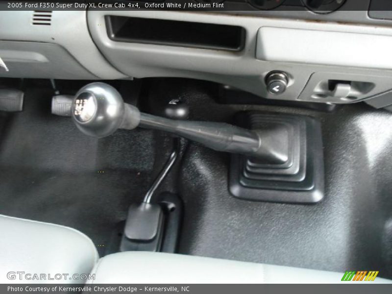 Oxford White / Medium Flint 2005 Ford F350 Super Duty XL Crew Cab 4x4