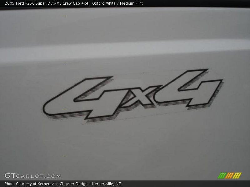 Oxford White / Medium Flint 2005 Ford F350 Super Duty XL Crew Cab 4x4