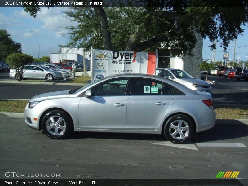 Silver Ice Metallic / Jet Black 2011 Chevrolet Cruze LT
