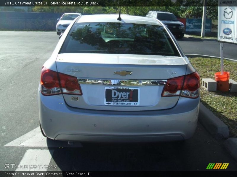Silver Ice Metallic / Jet Black 2011 Chevrolet Cruze LT