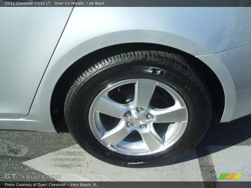 Silver Ice Metallic / Jet Black 2011 Chevrolet Cruze LT
