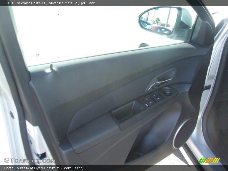 Silver Ice Metallic / Jet Black 2011 Chevrolet Cruze LT