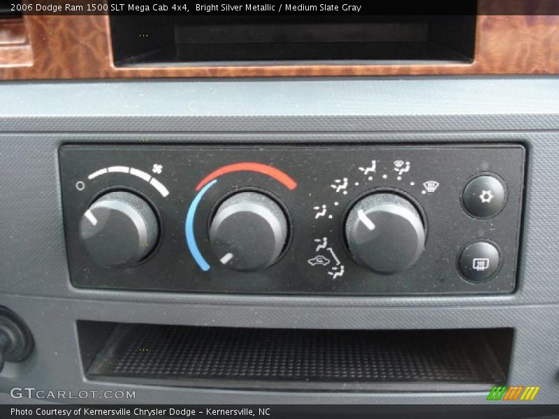 Bright Silver Metallic / Medium Slate Gray 2006 Dodge Ram 1500 SLT Mega Cab 4x4