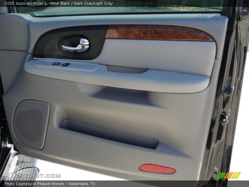 Onyx Black / Dark Gray/Light Gray 2005 Isuzu Ascender S