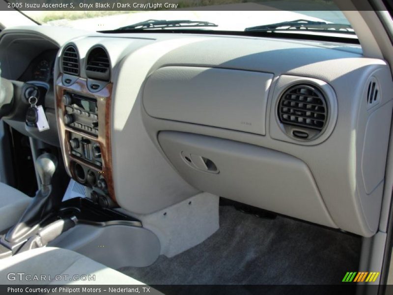Onyx Black / Dark Gray/Light Gray 2005 Isuzu Ascender S
