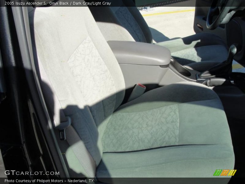 Onyx Black / Dark Gray/Light Gray 2005 Isuzu Ascender S