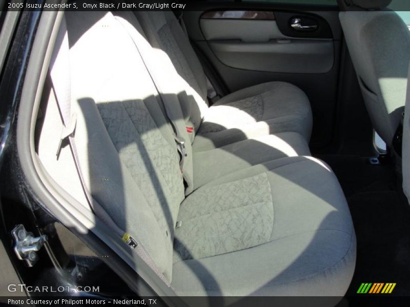 Onyx Black / Dark Gray/Light Gray 2005 Isuzu Ascender S