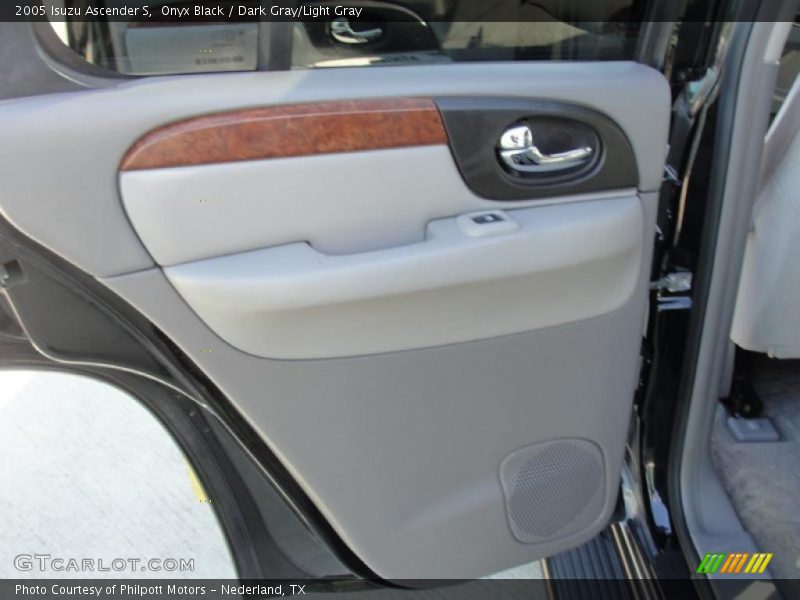 Onyx Black / Dark Gray/Light Gray 2005 Isuzu Ascender S