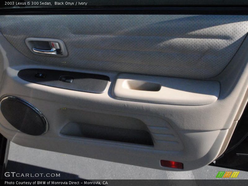Black Onyx / Ivory 2003 Lexus IS 300 Sedan