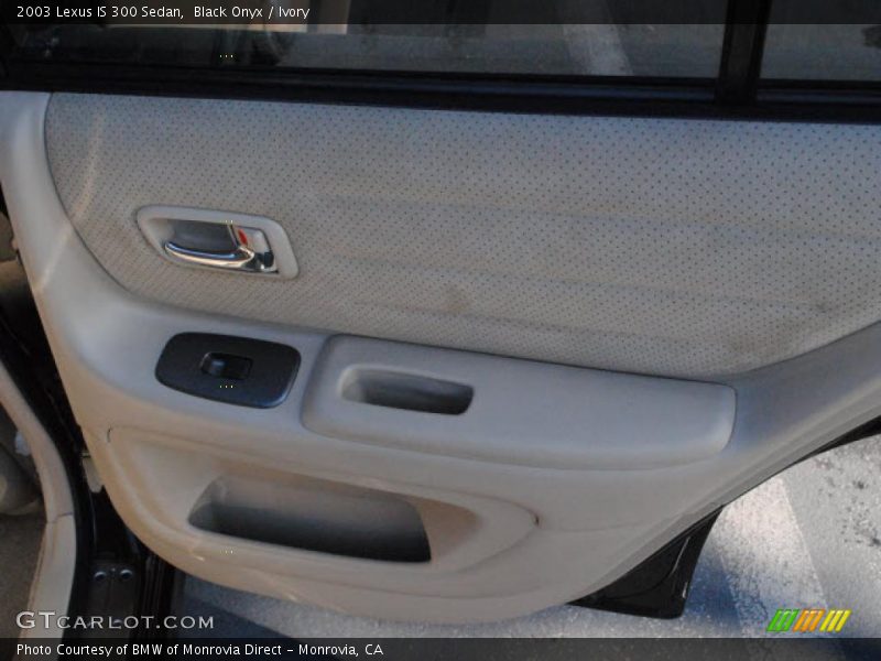 Black Onyx / Ivory 2003 Lexus IS 300 Sedan