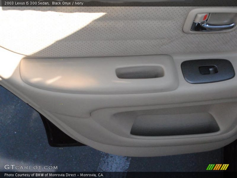 Black Onyx / Ivory 2003 Lexus IS 300 Sedan