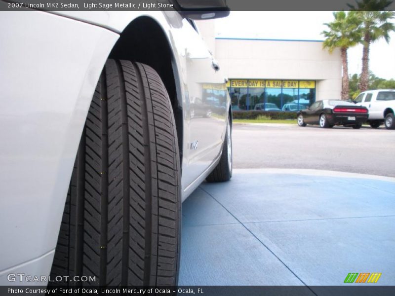 Light Sage Metallic / Light Stone 2007 Lincoln MKZ Sedan