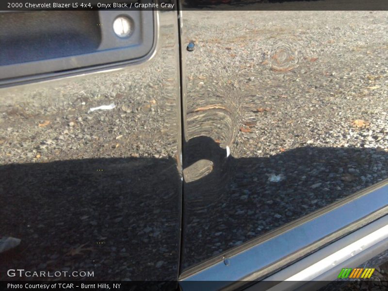 Onyx Black / Graphite Gray 2000 Chevrolet Blazer LS 4x4
