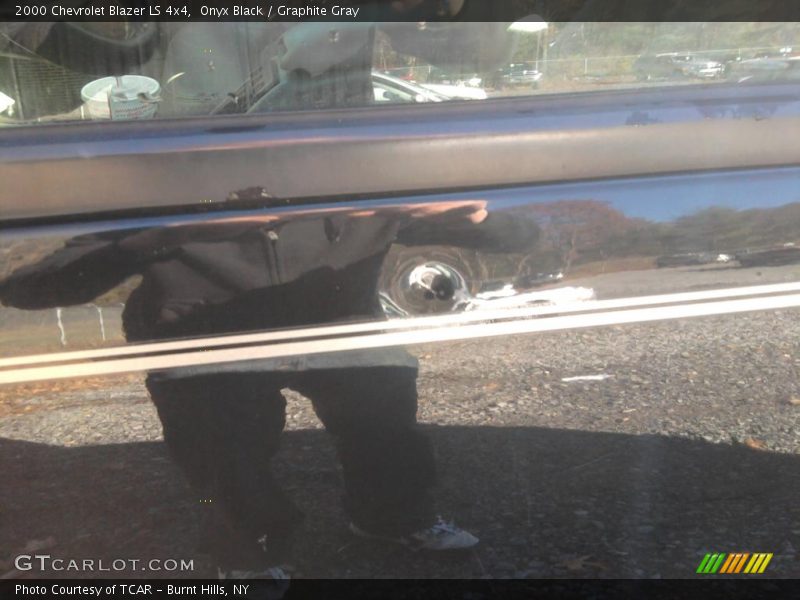 Onyx Black / Graphite Gray 2000 Chevrolet Blazer LS 4x4