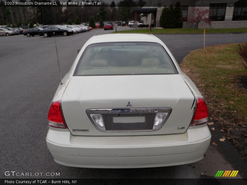 Vail White / Brown/Tan 2002 Mitsubishi Diamante LS