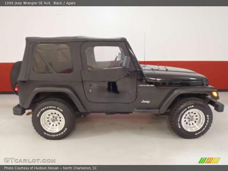  1999 Wrangler SE 4x4 Black