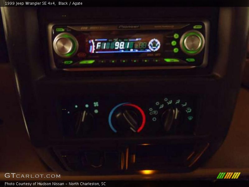 Black / Agate 1999 Jeep Wrangler SE 4x4