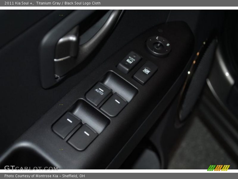 Titanium Gray / Black Soul Logo Cloth 2011 Kia Soul +