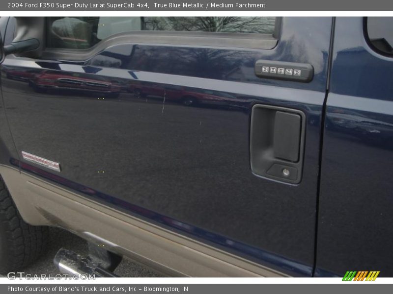 True Blue Metallic / Medium Parchment 2004 Ford F350 Super Duty Lariat SuperCab 4x4