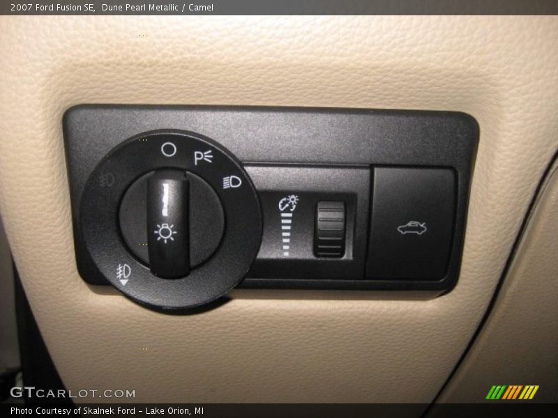 Dune Pearl Metallic / Camel 2007 Ford Fusion SE