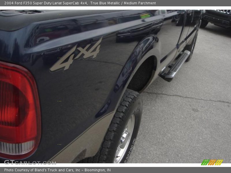 True Blue Metallic / Medium Parchment 2004 Ford F350 Super Duty Lariat SuperCab 4x4