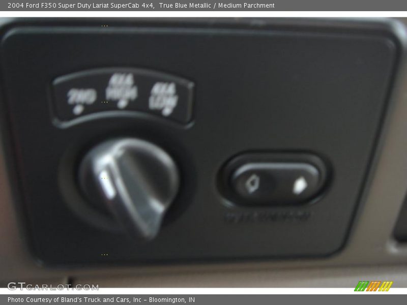 True Blue Metallic / Medium Parchment 2004 Ford F350 Super Duty Lariat SuperCab 4x4