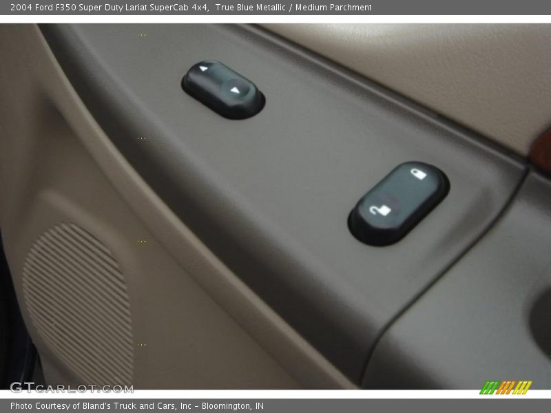 True Blue Metallic / Medium Parchment 2004 Ford F350 Super Duty Lariat SuperCab 4x4