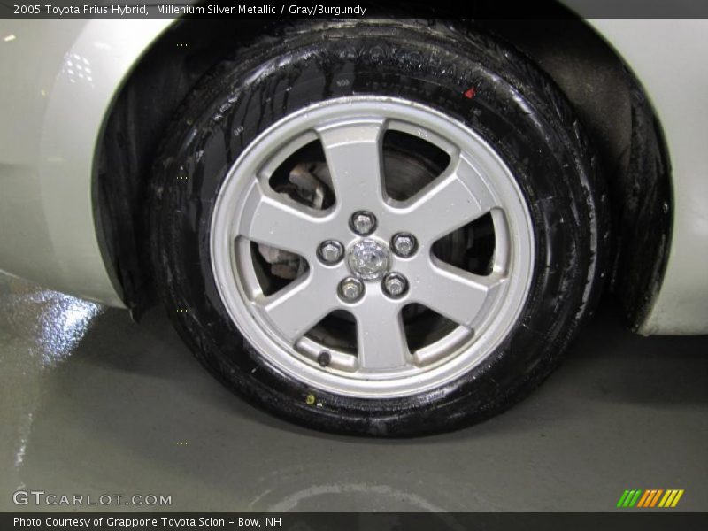 Millenium Silver Metallic / Gray/Burgundy 2005 Toyota Prius Hybrid