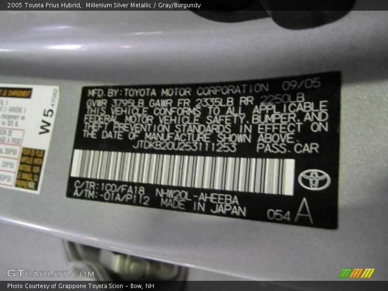 Millenium Silver Metallic / Gray/Burgundy 2005 Toyota Prius Hybrid