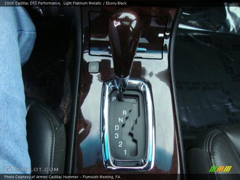 Light Platinum Metallic / Ebony Black 2006 Cadillac DTS Performance