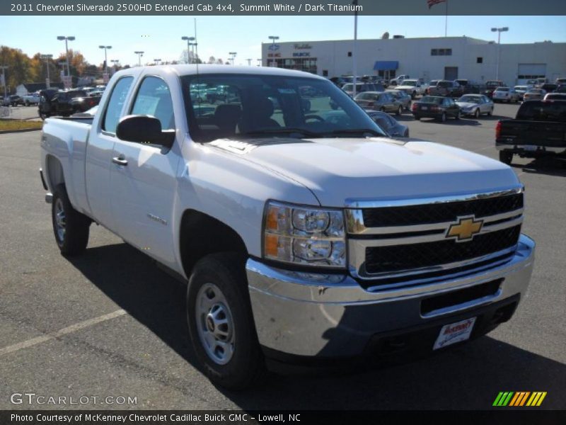Front 3/4 View of 2011 Silverado 2500HD Extended Cab 4x4