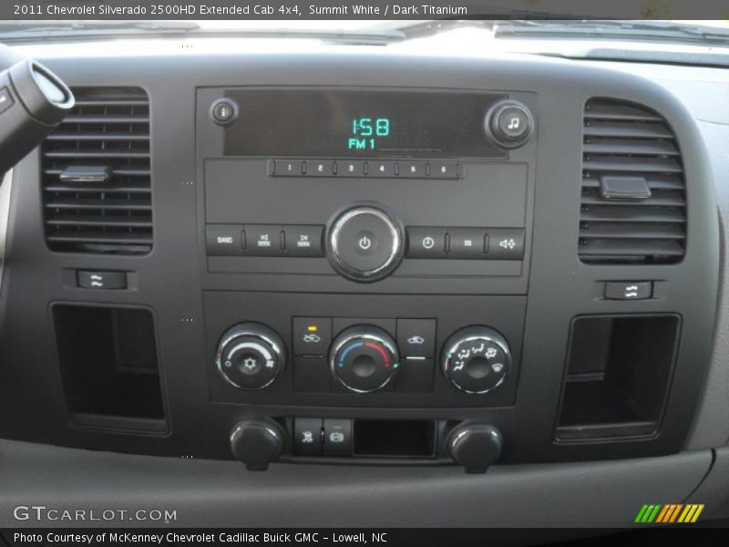Controls of 2011 Silverado 2500HD Extended Cab 4x4