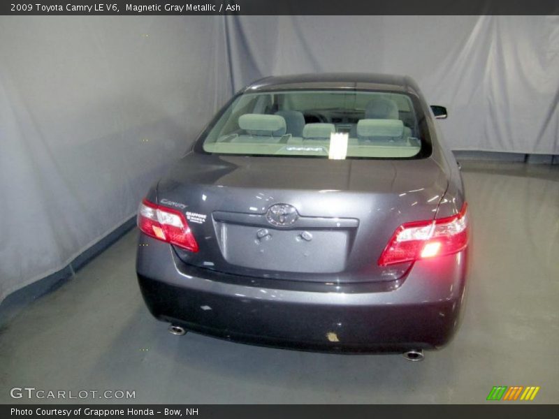 Magnetic Gray Metallic / Ash 2009 Toyota Camry LE V6