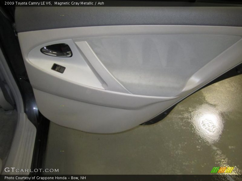 Magnetic Gray Metallic / Ash 2009 Toyota Camry LE V6