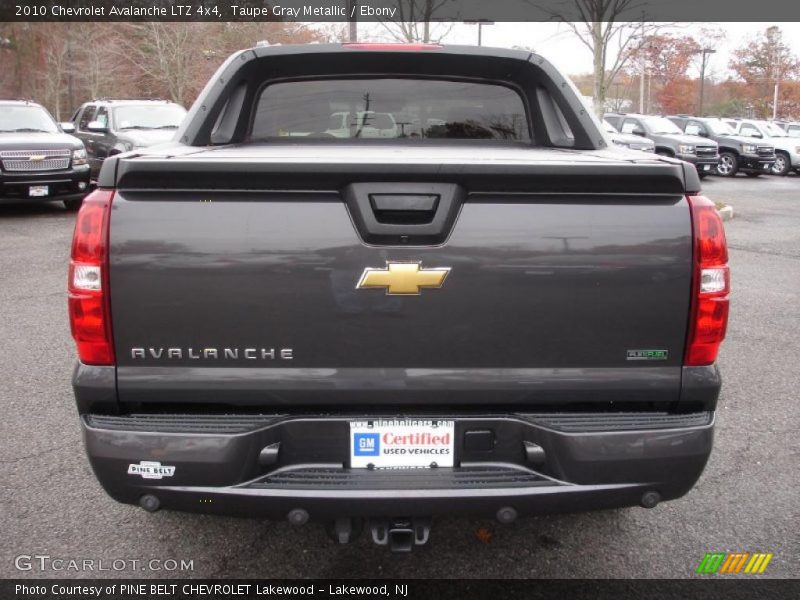 Taupe Gray Metallic / Ebony 2010 Chevrolet Avalanche LTZ 4x4