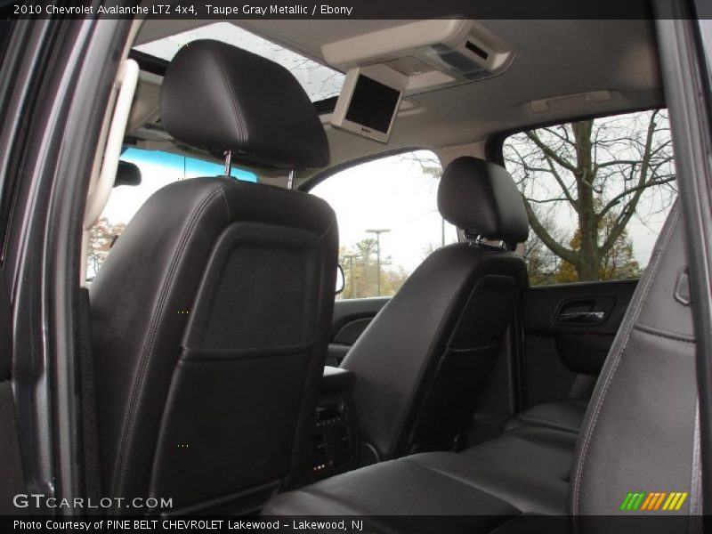 Taupe Gray Metallic / Ebony 2010 Chevrolet Avalanche LTZ 4x4