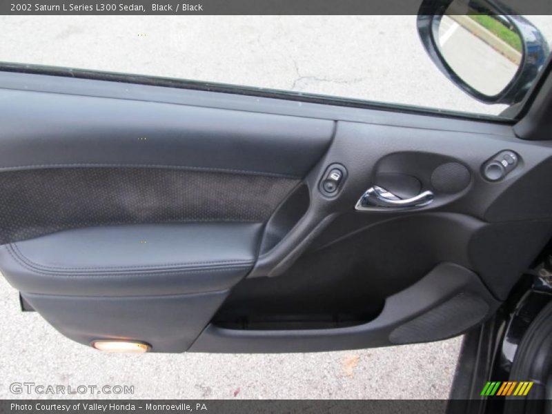 Black / Black 2002 Saturn L Series L300 Sedan